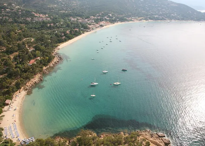 Grand Moriaz Szálloda Le Lavandou