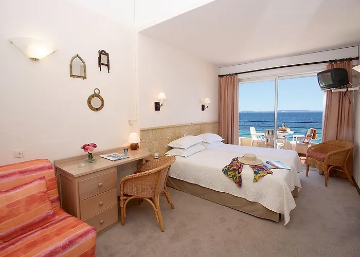 Hotel Grand Moriaz Le Lavandou